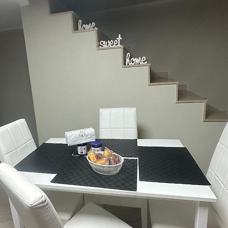 Bed and Breakfast A.D.M Napoli Esterno foto
