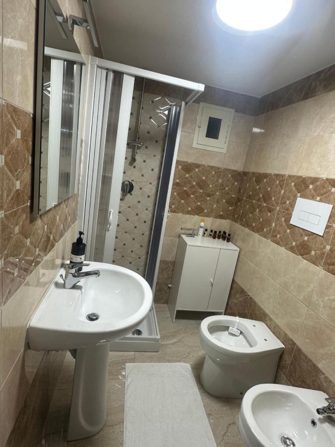 Bed and Breakfast A.D.M Napoli Esterno foto