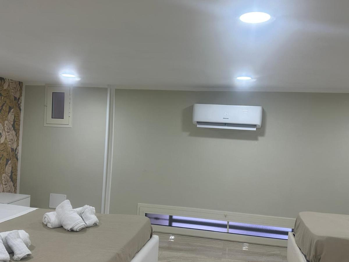 Bed and Breakfast A.D.M Napoli Esterno foto