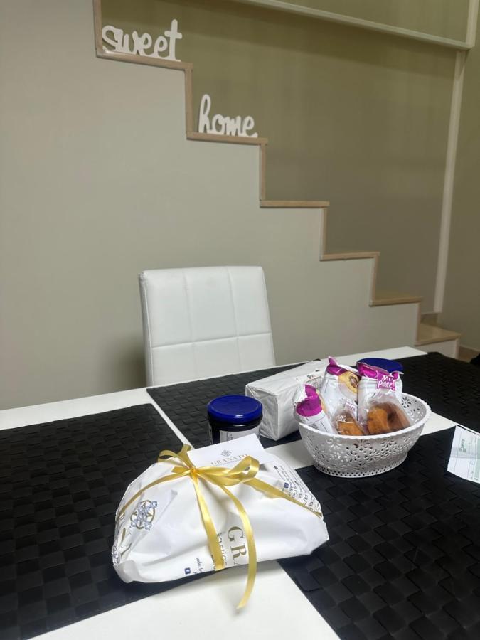 Bed and Breakfast A.D.M Napoli Esterno foto